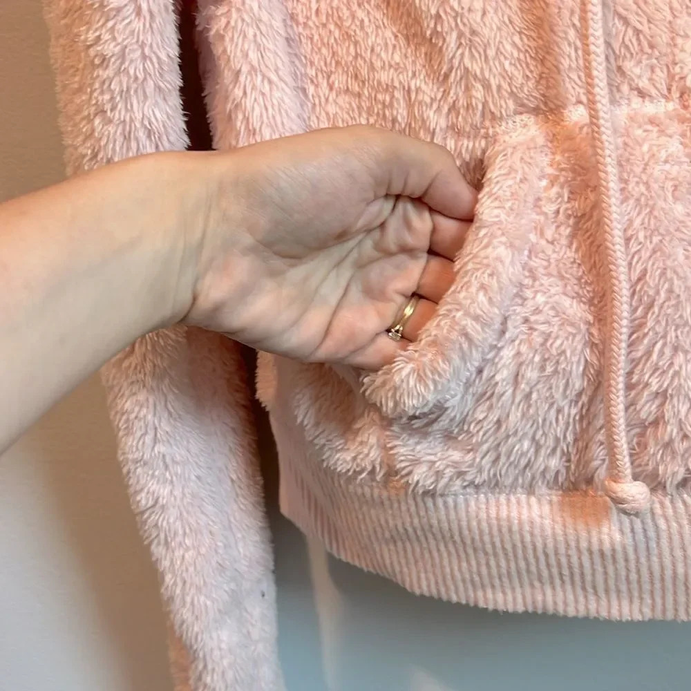 Hollister XS fuzzy pink soft zip up hoodie logo sleeve - Picture 7 of 10